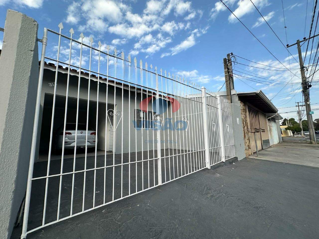 Casa para aluguel no Jardim Tropical: 