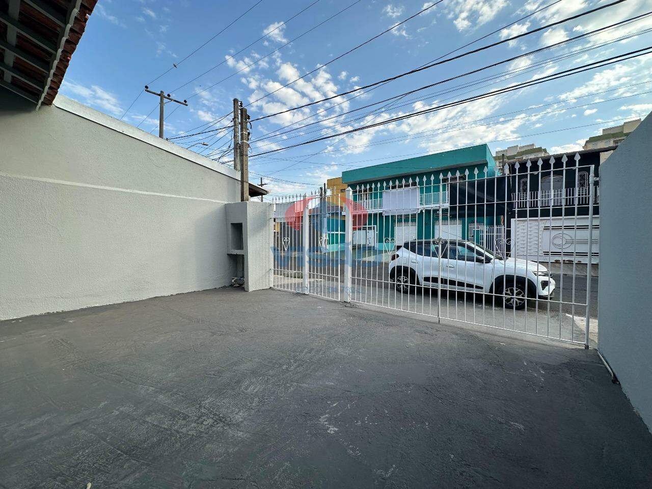 Casa para aluguel no Jardim Tropical: 