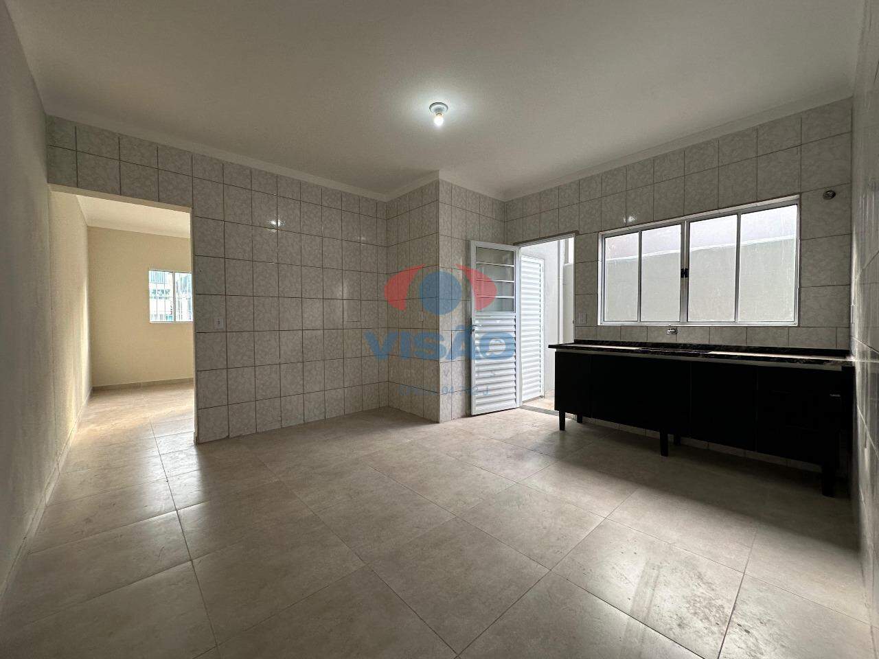 Casa para aluguel no Jardim Tropical: 