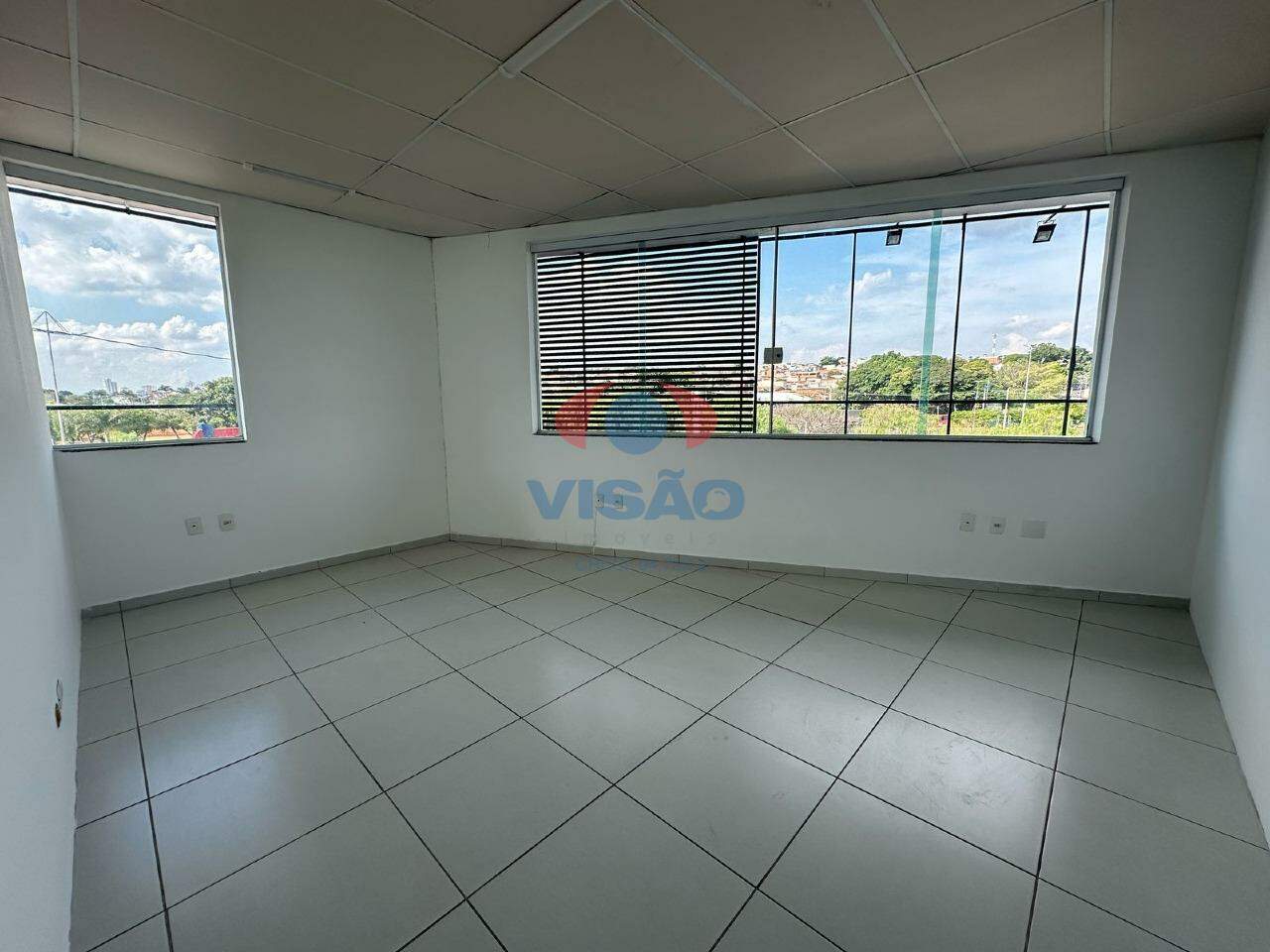 Salão para aluguel no Jardim Morada do Sol: 