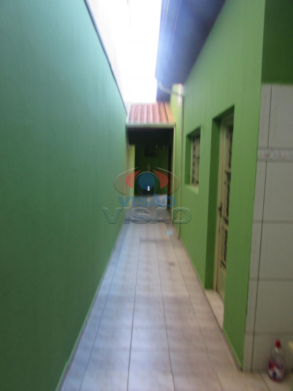 Casa para aluguel no Jardim Hubert: corredor lateral