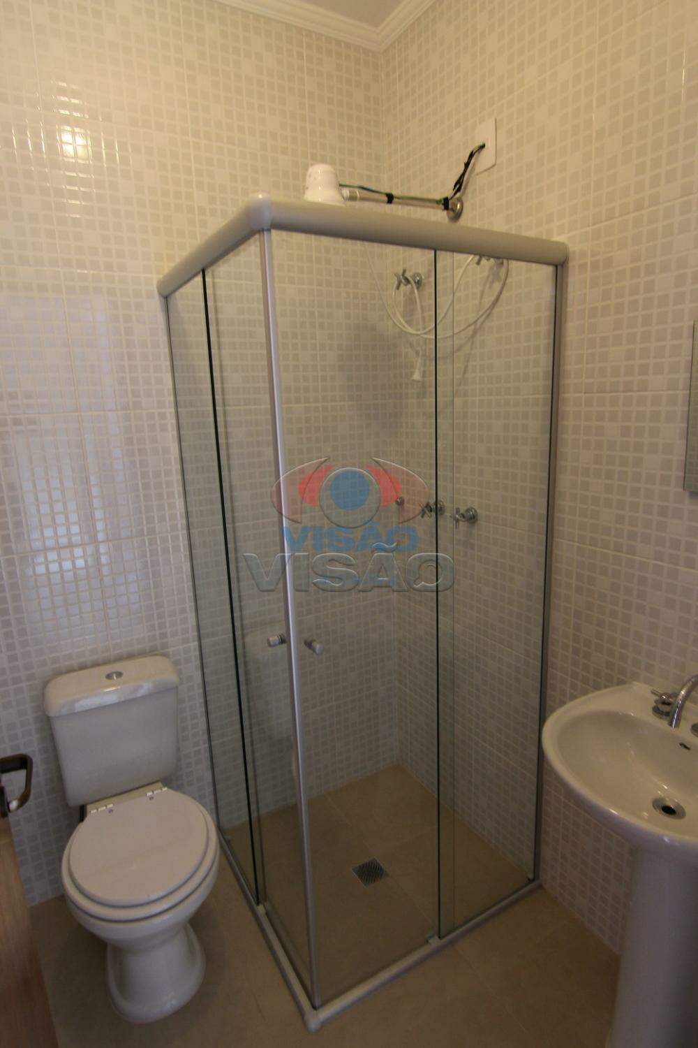 Casa em condomínio para aluguel no Parque dos Guarantãs: Banheiro