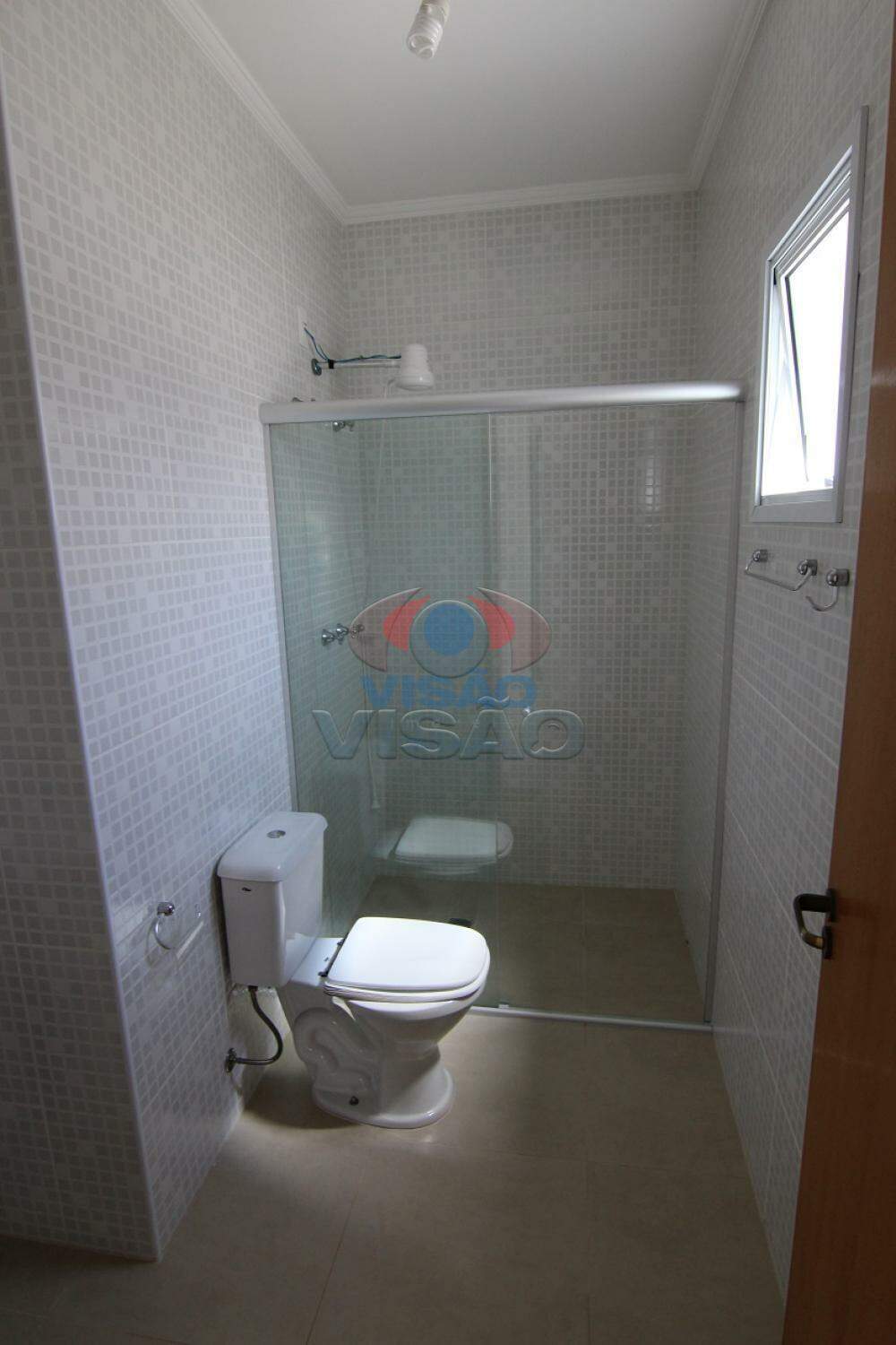 Casa em condomínio para aluguel no Parque dos Guarantãs: Banheiro