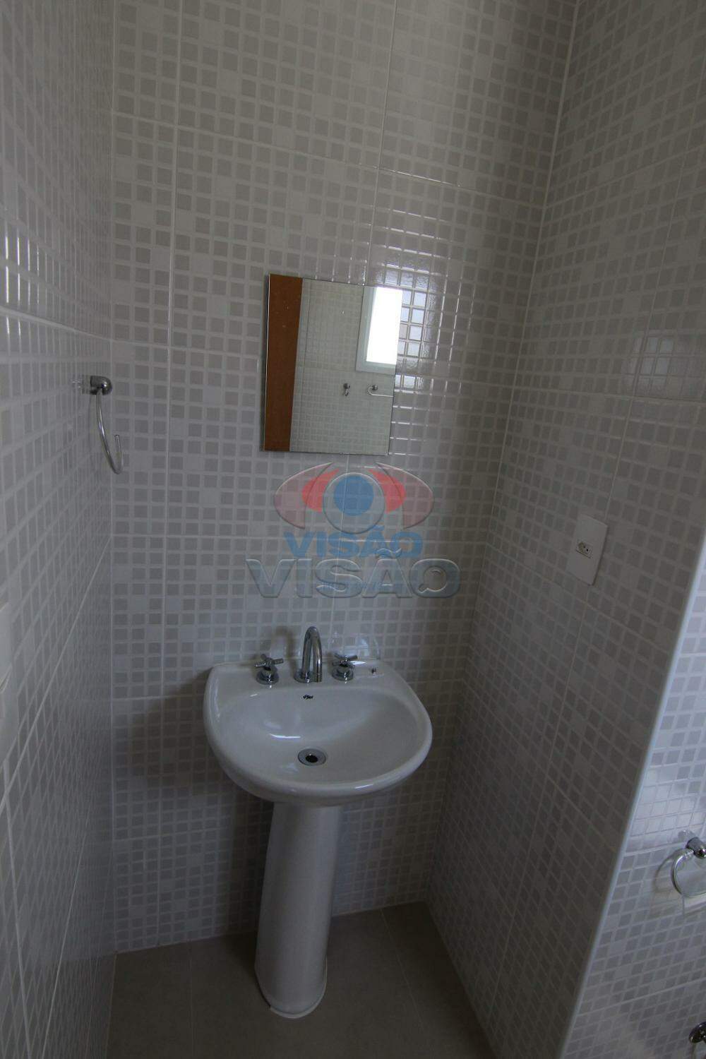 Casa em condomínio para aluguel no Parque dos Guarantãs: Banheiro