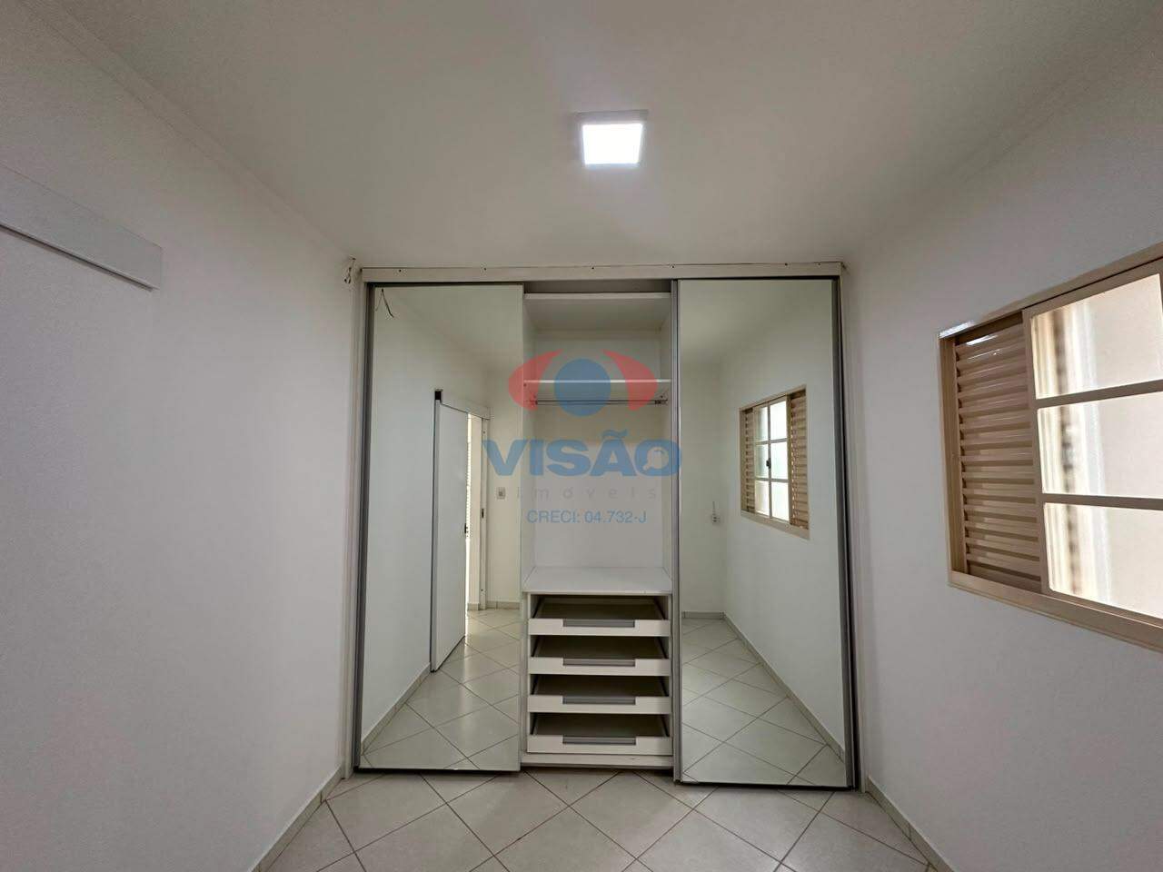Casa em condomínio para aluguel no Moradas de Itaici: 