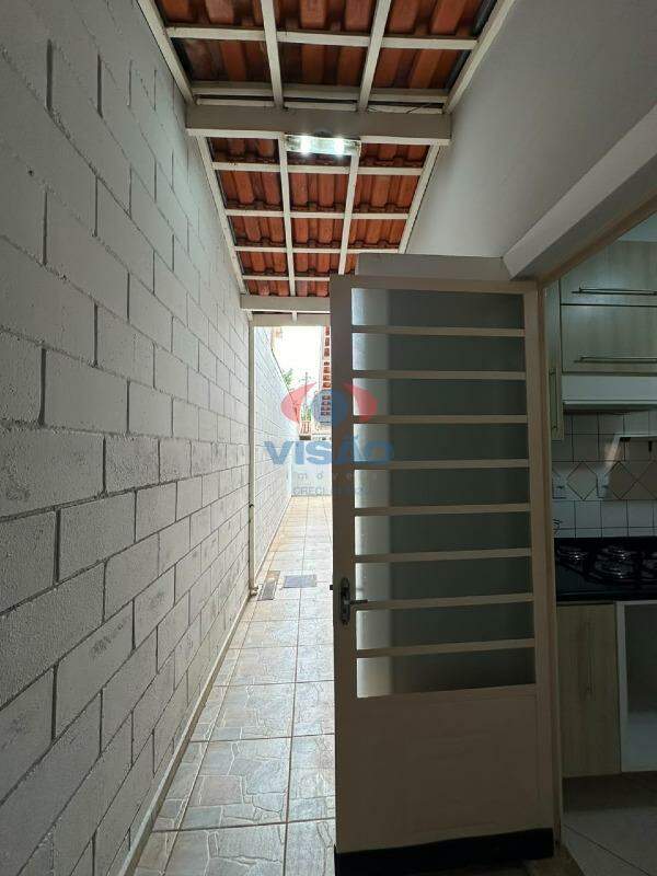 Casa em condomínio para aluguel no Moradas de Itaici: 