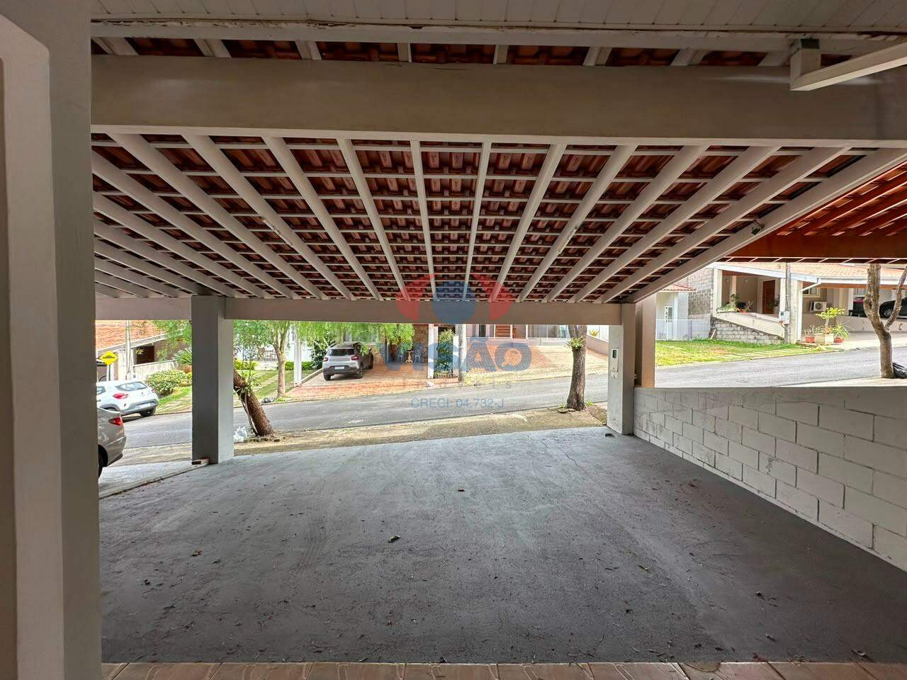Casa em condomínio para aluguel no Moradas de Itaici: 