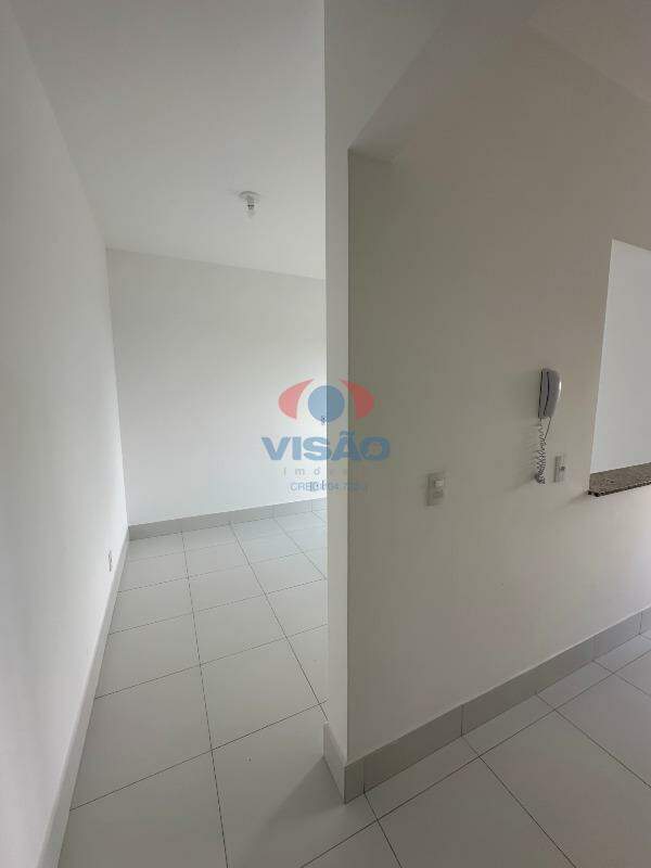 Apartamento para aluguel no Jardim Santiago: CORREDOR DE ENTRADA
