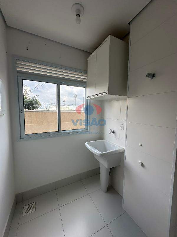 Apartamento para aluguel no Jardim Santiago: LAVANDERIA