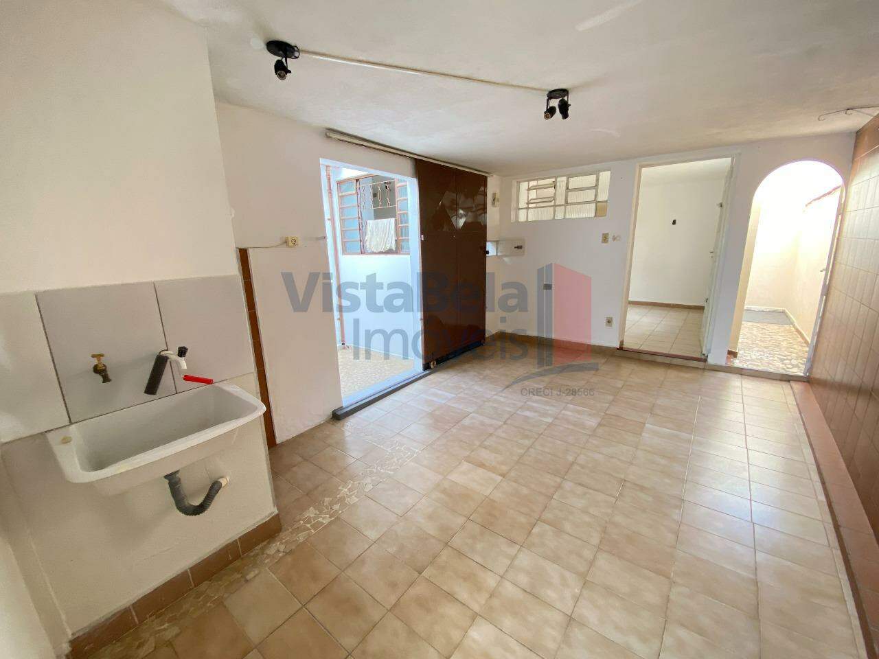 Casa para aluguel no Jardim Ana Emilia: 