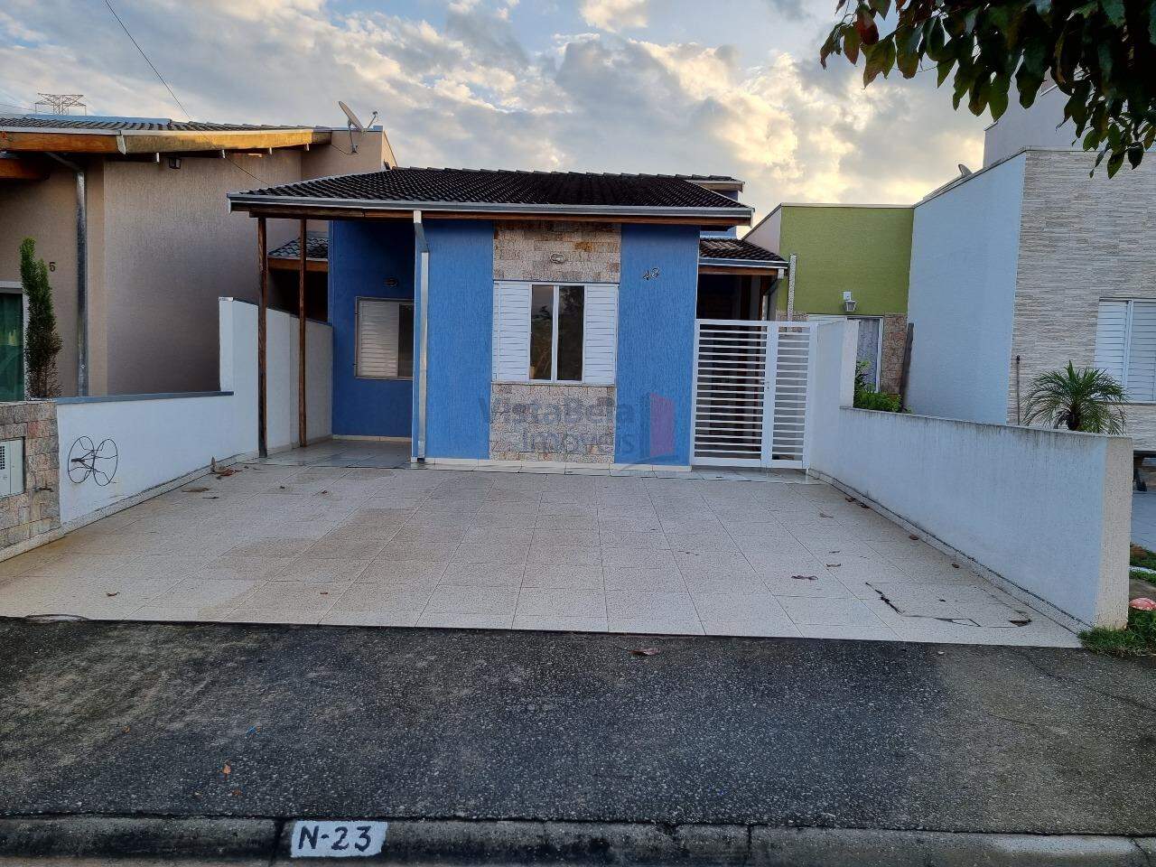 Casa à venda no Condomínio Residencial e Comercial Laguna: 