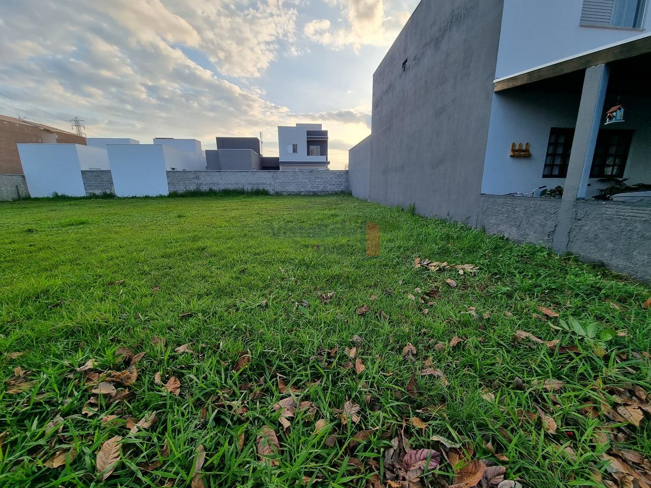 Lote em condomínio à venda no Residencial Maricá: 