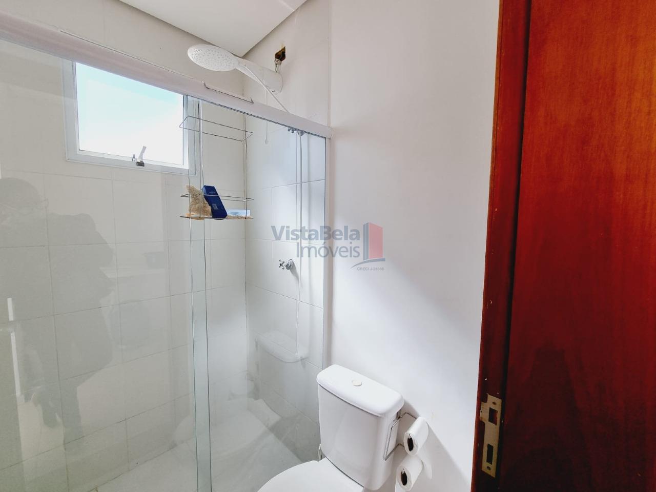 Casa em Condomínio à venda no Caminho Novo: 