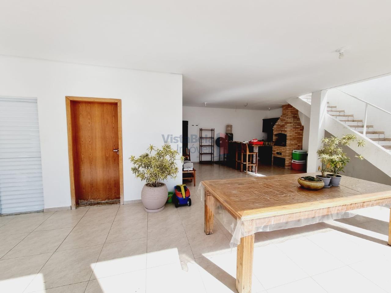 Casa em Condomínio à venda no Caminho Novo: 