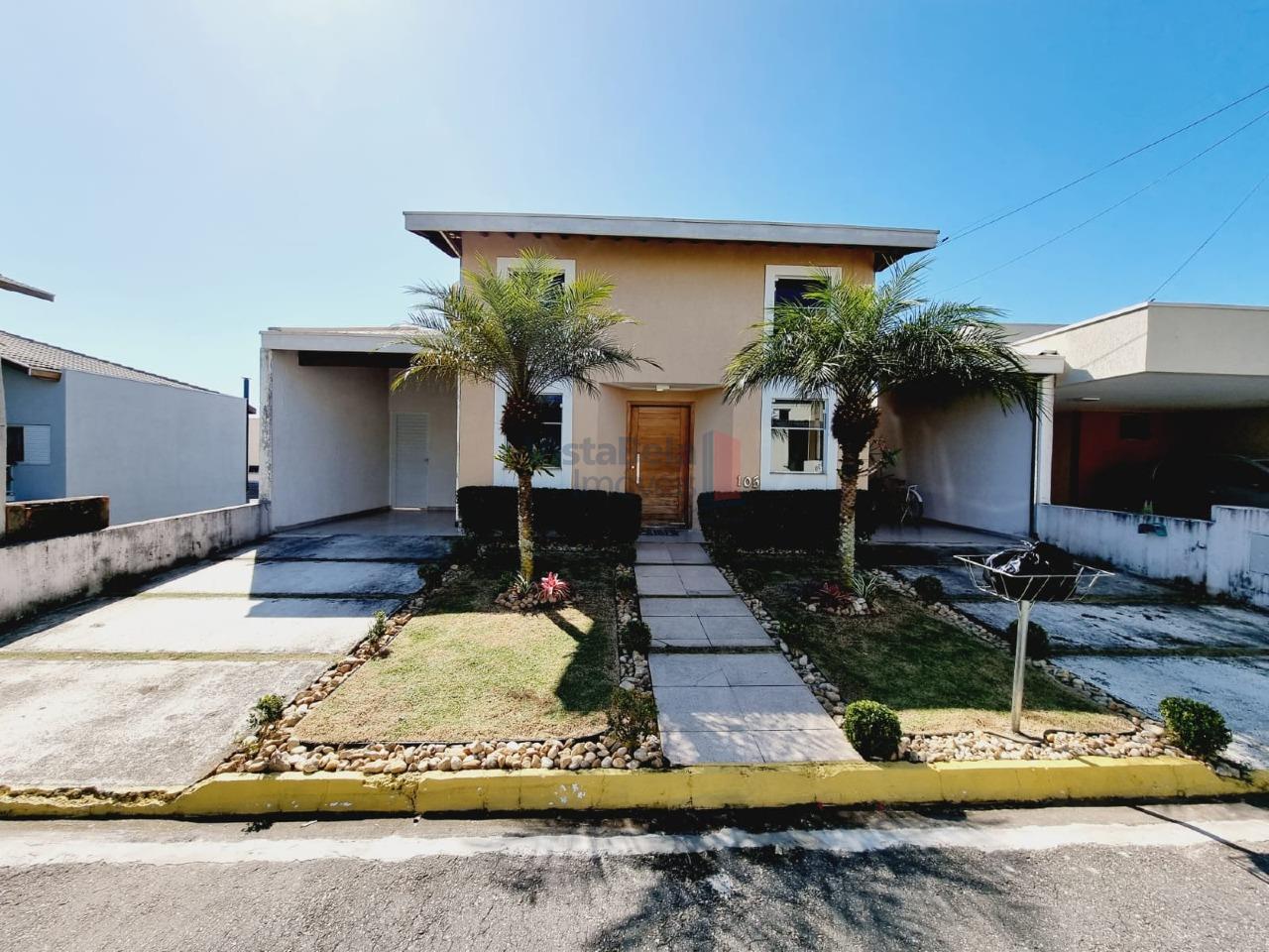 Casa em Condomínio à venda no Caminho Novo: 