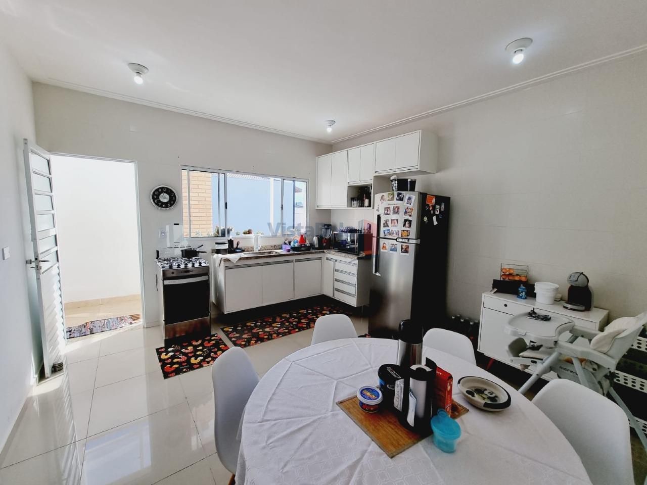 Casa em Condomínio à venda no Caminho Novo: 