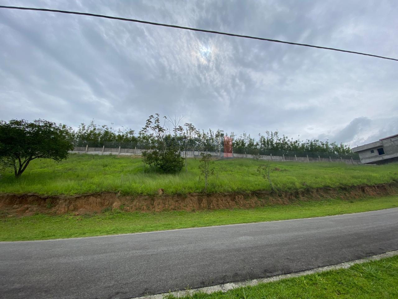 Lote em condomínio à venda no Loteamento Comercial e Residencial Village da Serra: 
