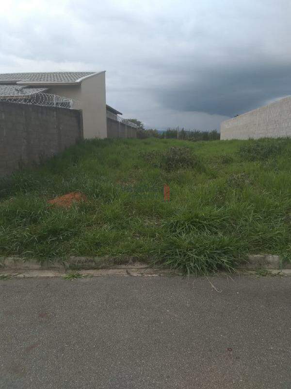 Terreno à venda no Residencial Antares: 