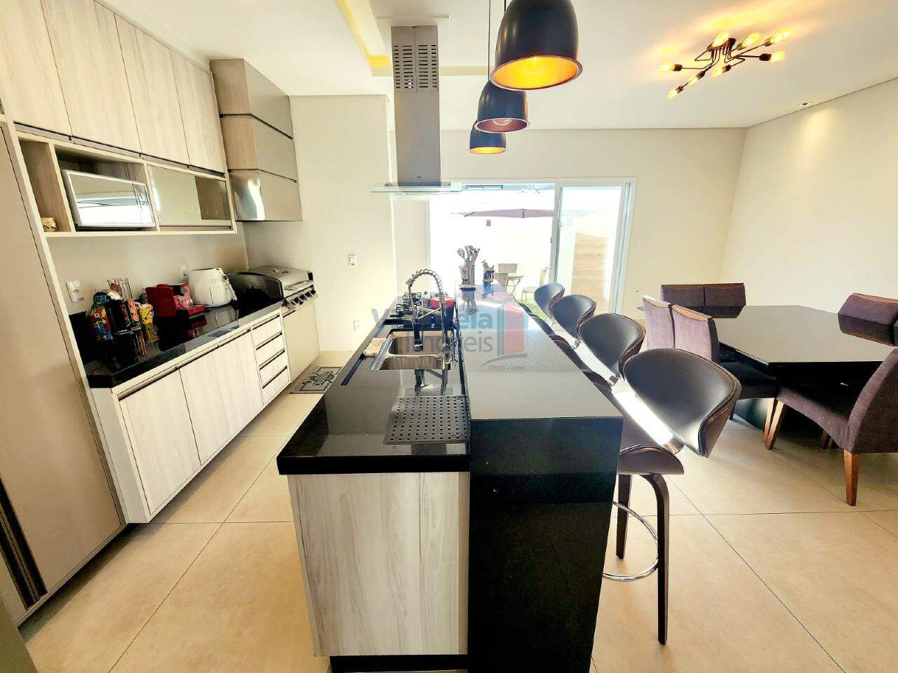 Casa em Condomínio à venda no Residencial Ouroville: 