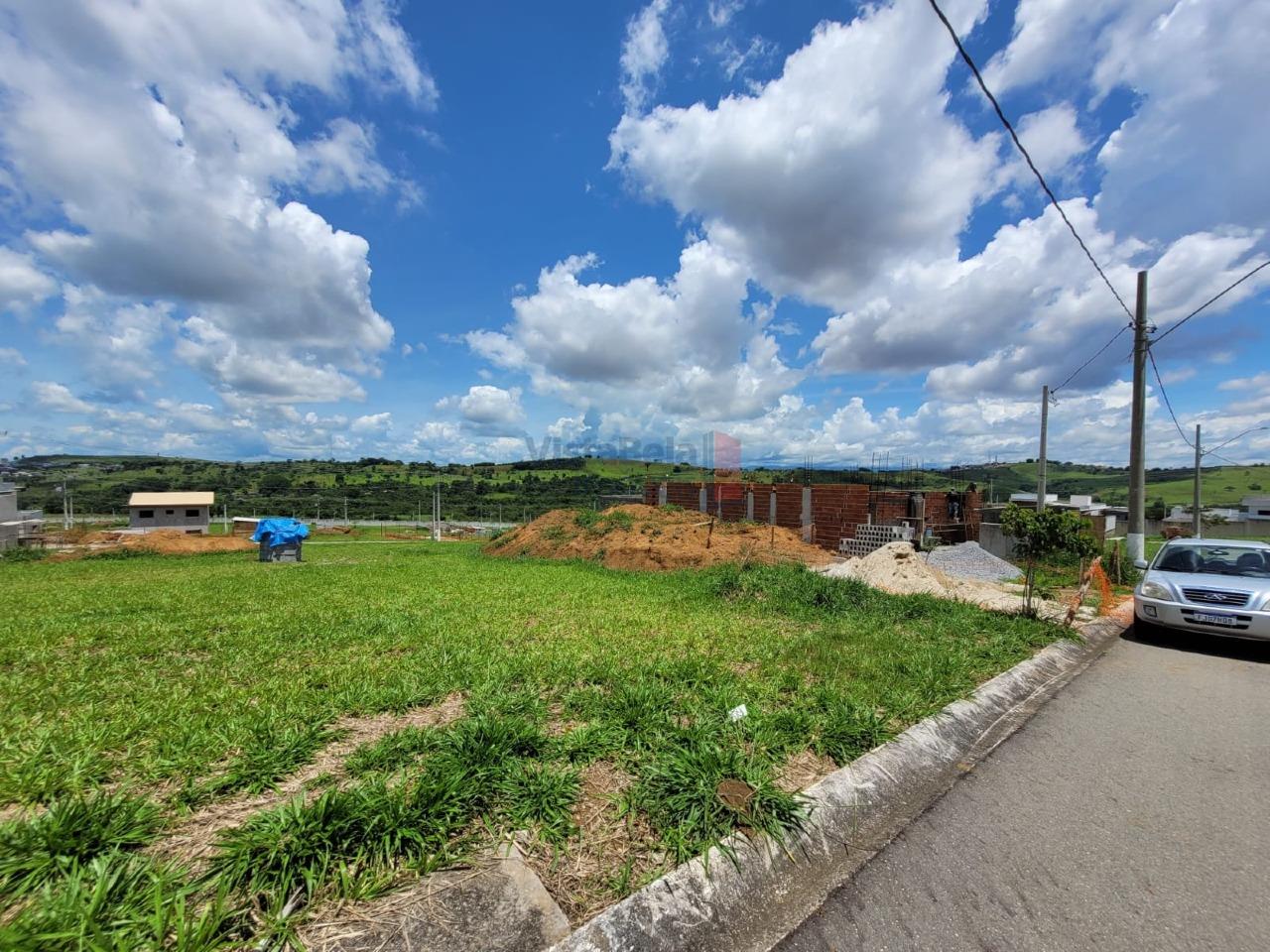 Lote em condomínio à venda no Vale dos Cristais: 