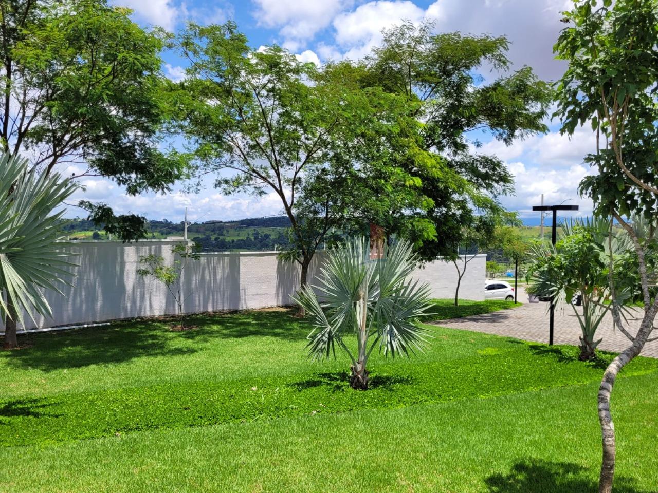 Lote em condomínio à venda no Vale dos Cristais: 