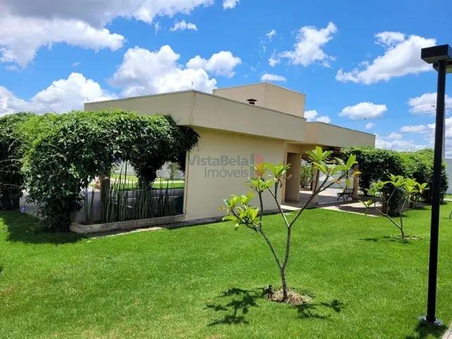 Lote em condomínio à venda no Vale dos Cristais: 