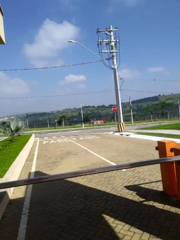 Lote em condomínio à venda no Vale dos Cristais: 