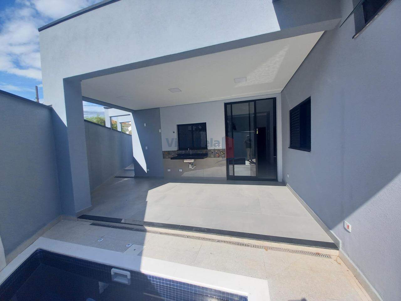 Casa em Condomínio à venda no Caminho Novo: 