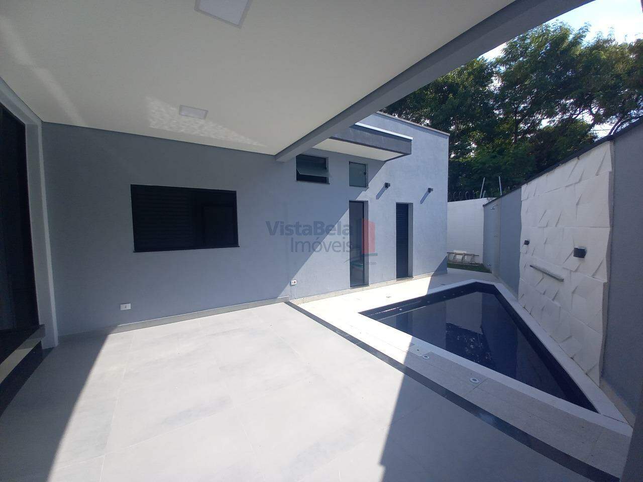 Casa em Condomínio à venda no Caminho Novo: 