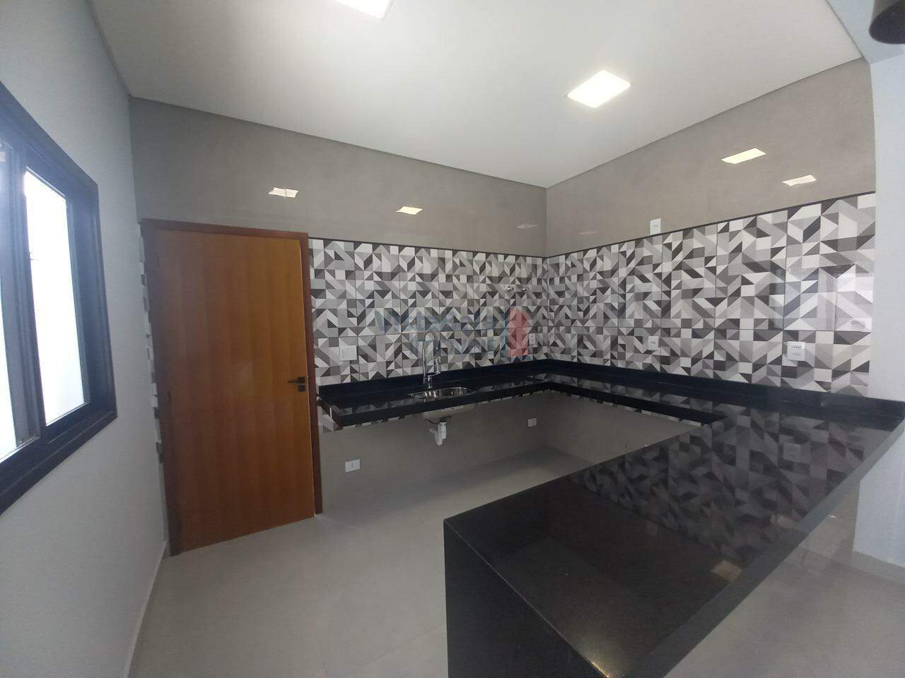 Casa em Condomínio à venda no Caminho Novo: 