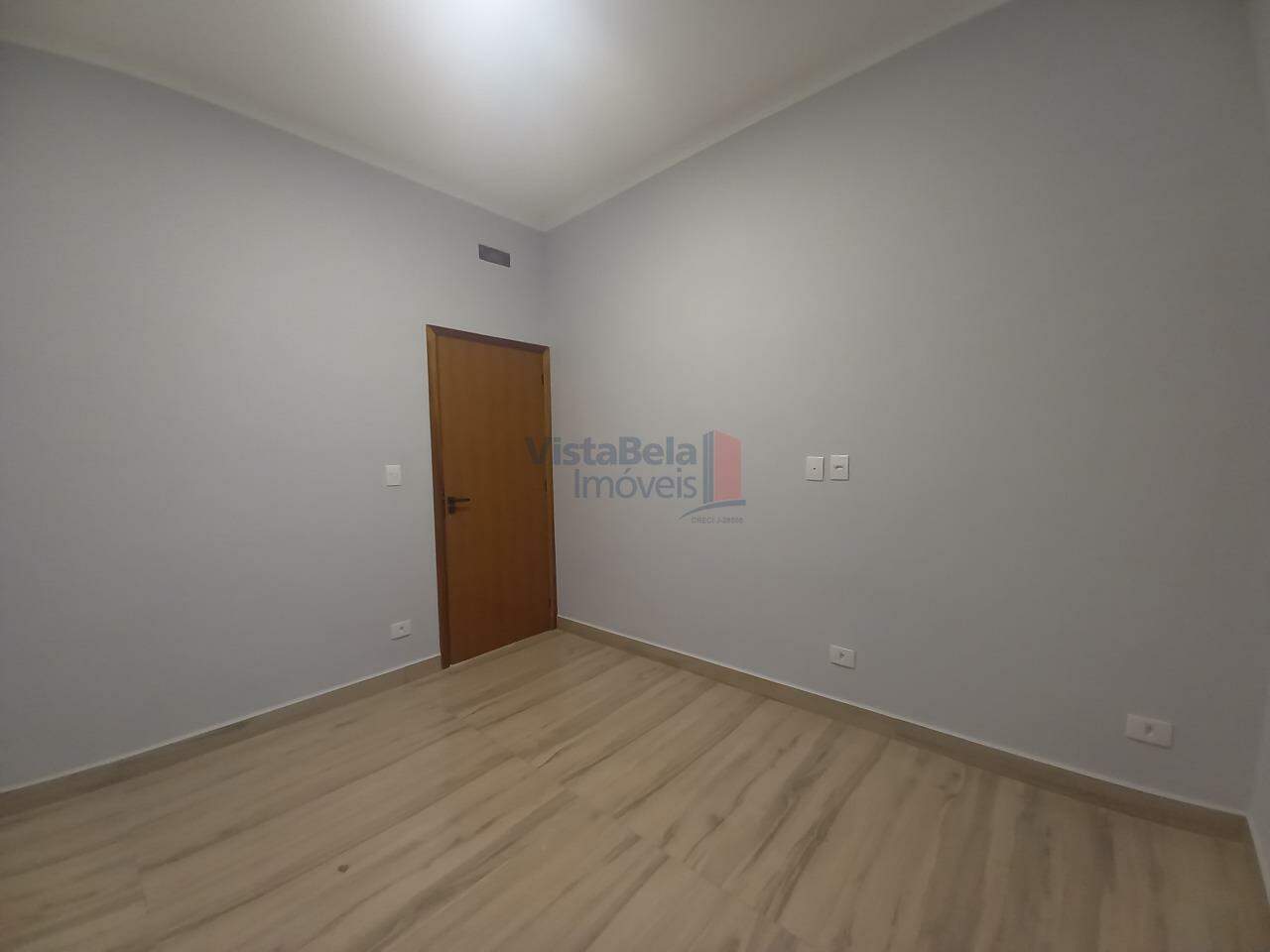 Casa em Condomínio à venda no Caminho Novo: 