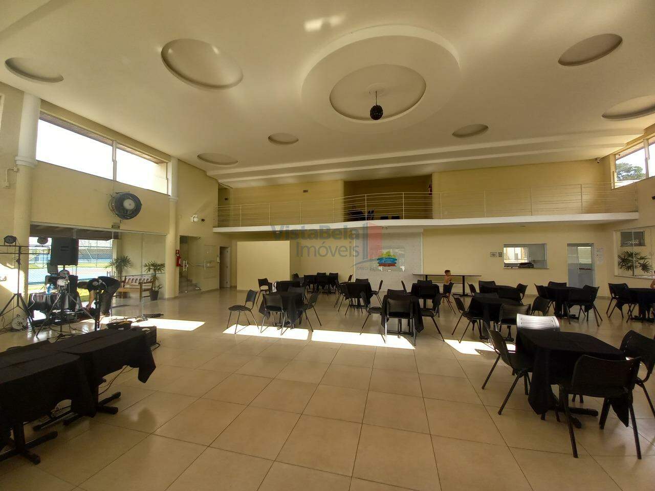 Casa em Condomínio à venda no Caminho Novo: 