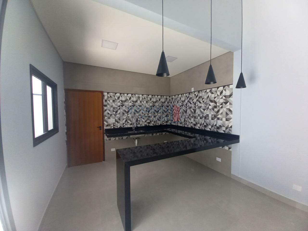 Casa em Condomínio à venda no Caminho Novo: 