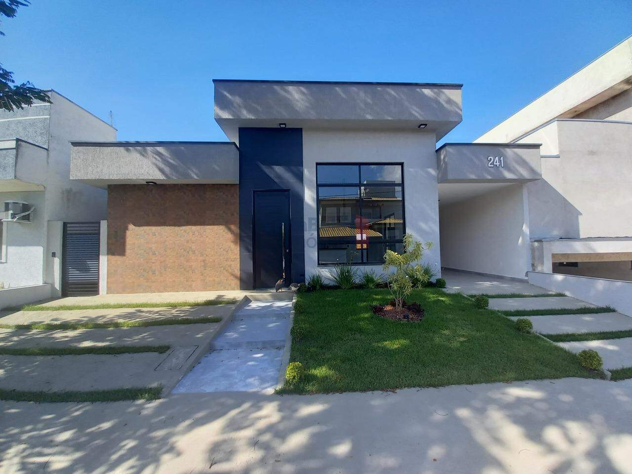 Casa em Condomínio à venda no Loteamento Pinheiros de Tremembé: 