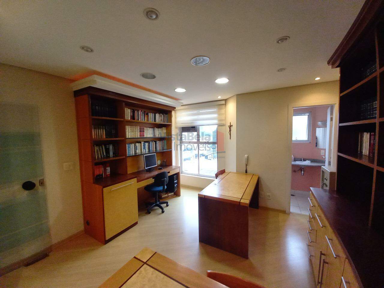 Sala à venda no Centro: 