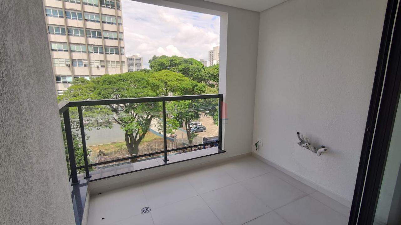 Apartamento à venda no Jardim das Nações: Sacada com área técnica