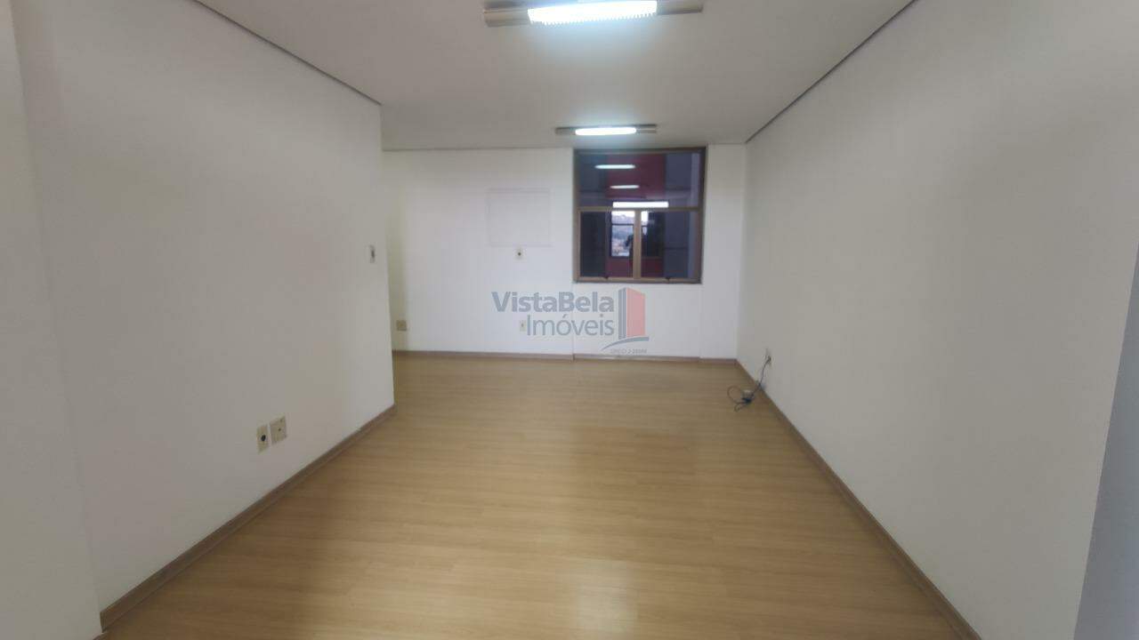Sala à venda no Centro: 