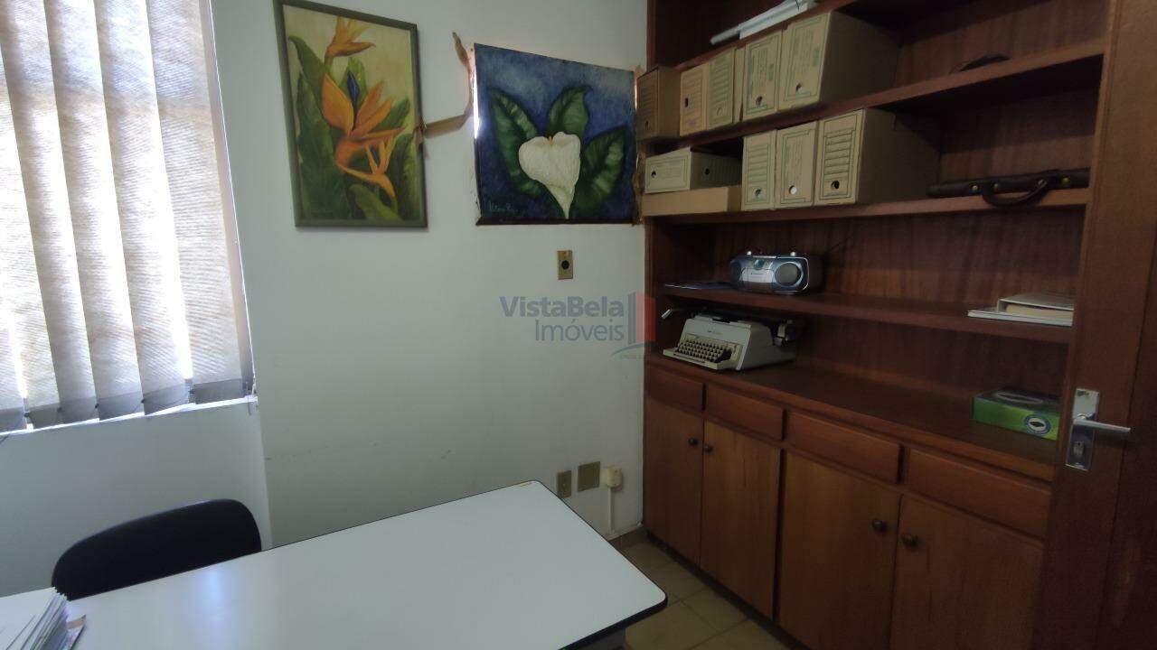 Sala à venda no Centro: 