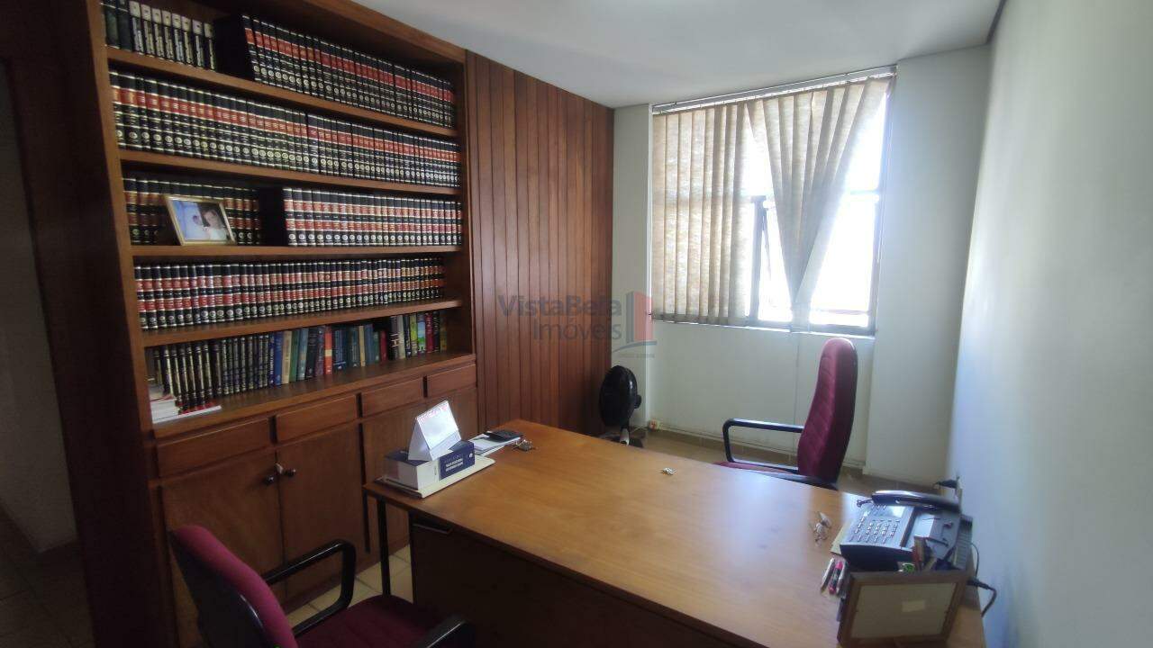 Sala à venda no Centro: 
