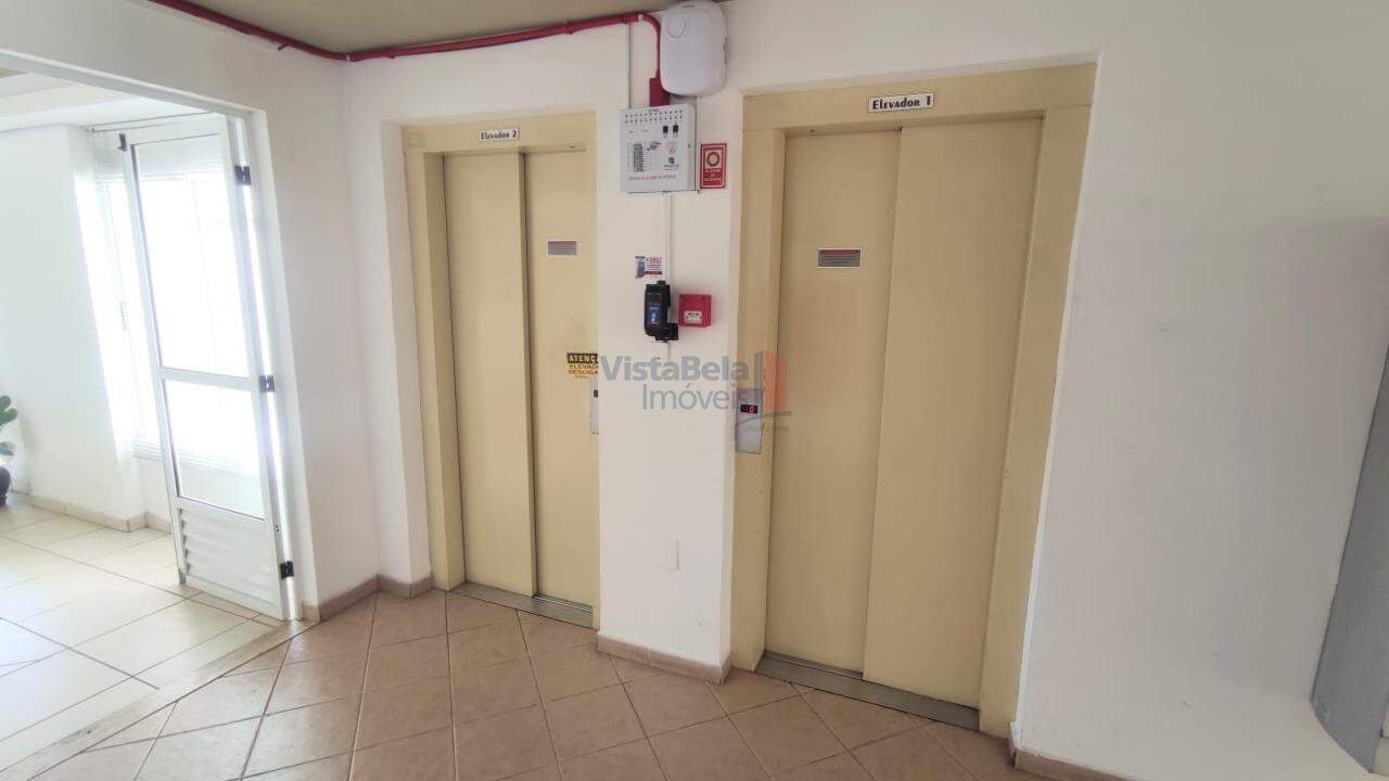 Apartamento à venda no Centro: ELEVADORES