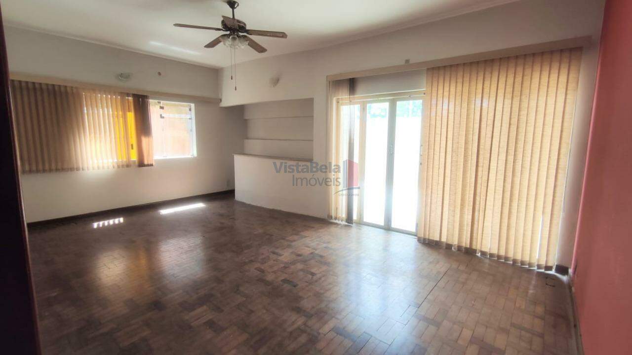 Casa à venda no Centro: 