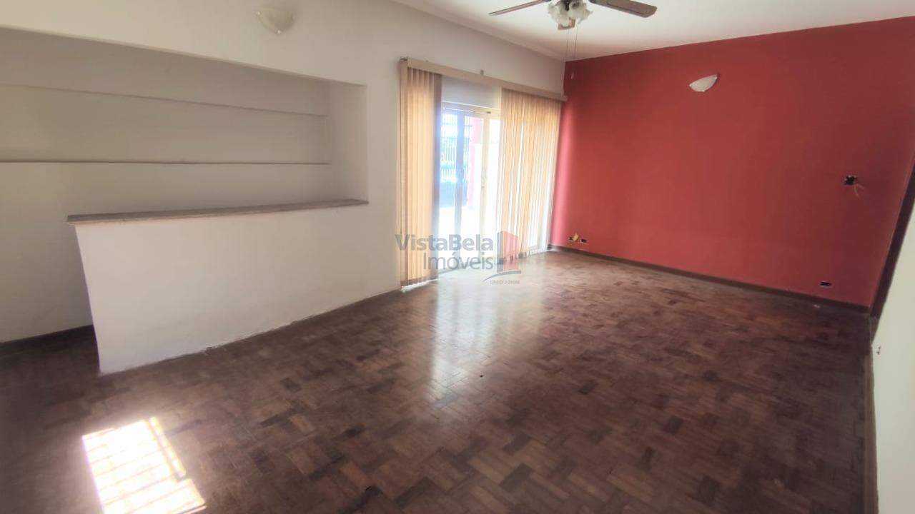 Casa à venda no Centro: 