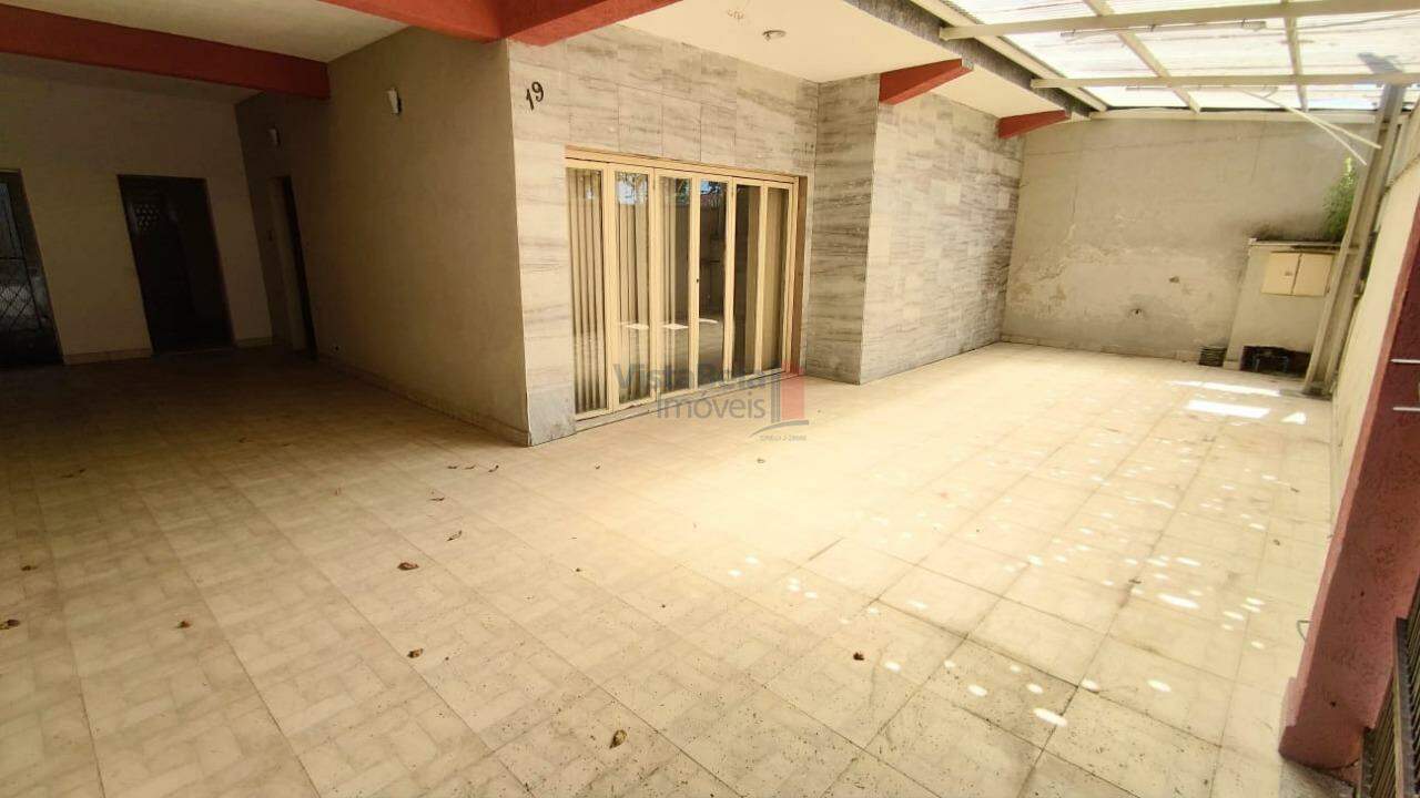 Casa à venda no Centro: 
