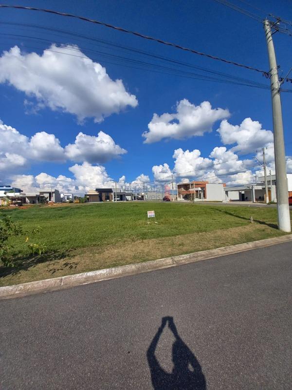 Lote em condomínio à venda no Loteamento Residencial Pérola do Vale: 