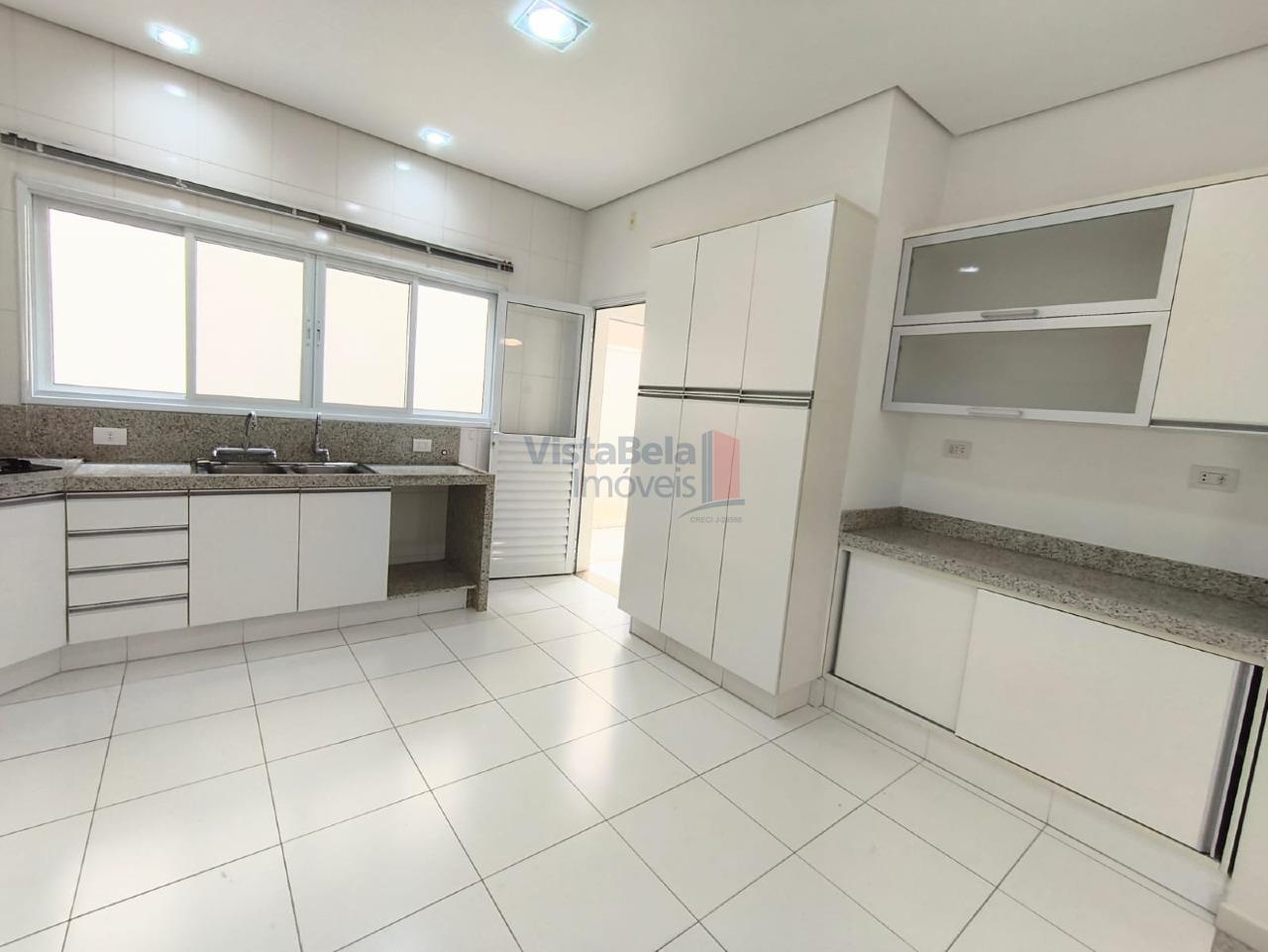 Casa em Condomínio à venda no Loteamento Residencial Campos do Conde III: COZINHA