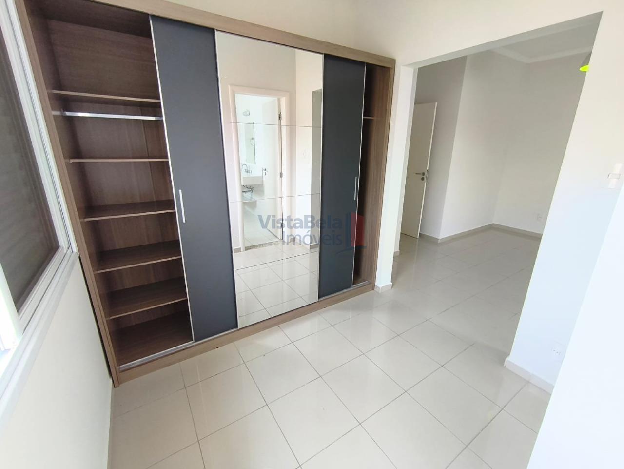 Casa em Condomínio à venda no Loteamento Residencial Campos do Conde III: SUÍTE 2 COM CLOSET