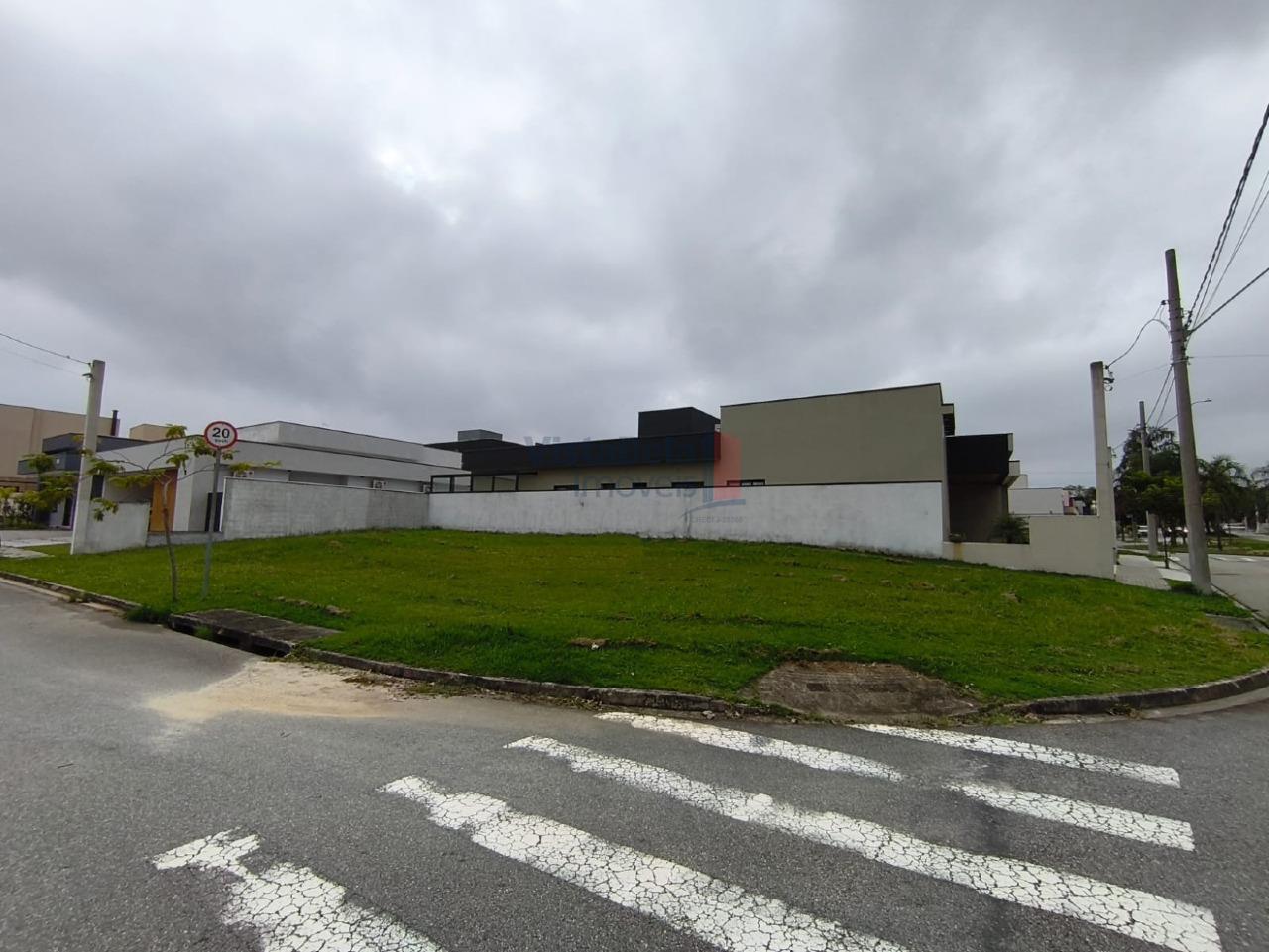 Lote em condomínio à venda no Residencial Ouroville: LOTE