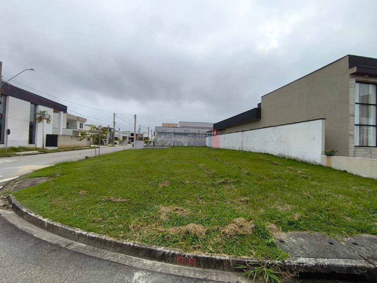 Lote em condomínio à venda no Residencial Ouroville: LOTE