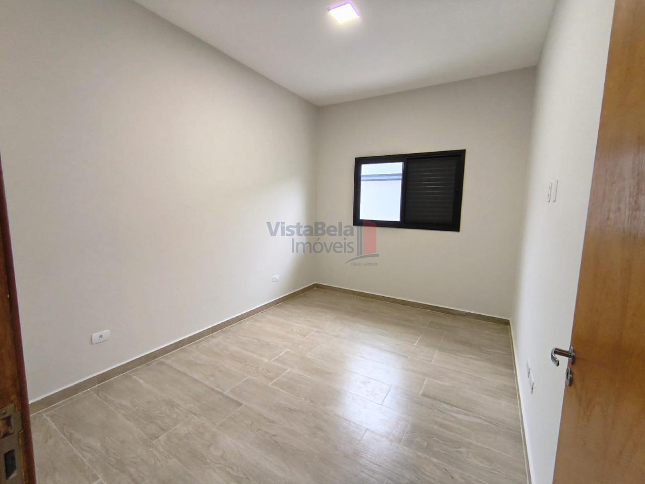 Casa em Condomínio à venda no Residencial Ouroville: 1° DORMITÓRIO