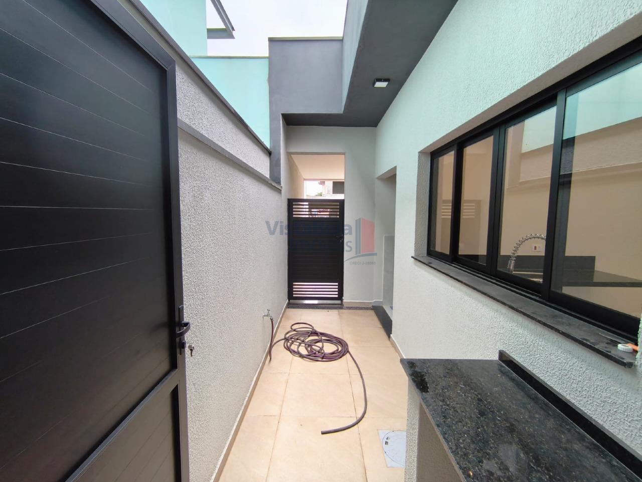 Casa em Condomínio à venda no Residencial Ouroville: ENTRADA LATERAL